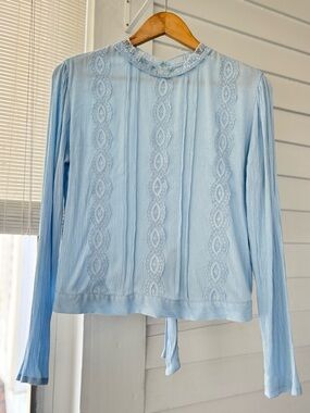 No Boundaries Women's Light Blue Lace-Trim Long Sleeve Top